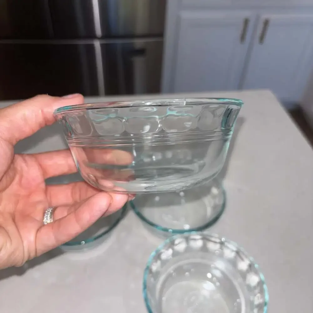 Pyrex 464 10 oz Aqua Glass Scalloped Rim 3 Ring Custard Cups Ramekins (4)